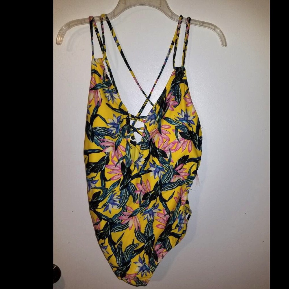 Jessica Simpson swimsuit